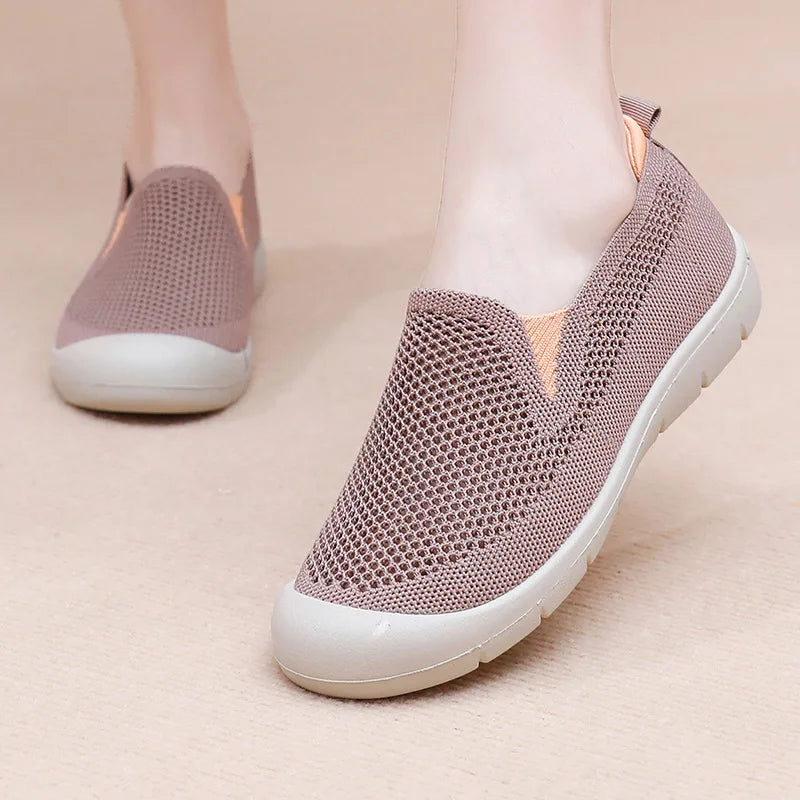 Women's casual shoes are lightweight, non slip, breathable, loafers for commuting and travel, flat shoes for comfort