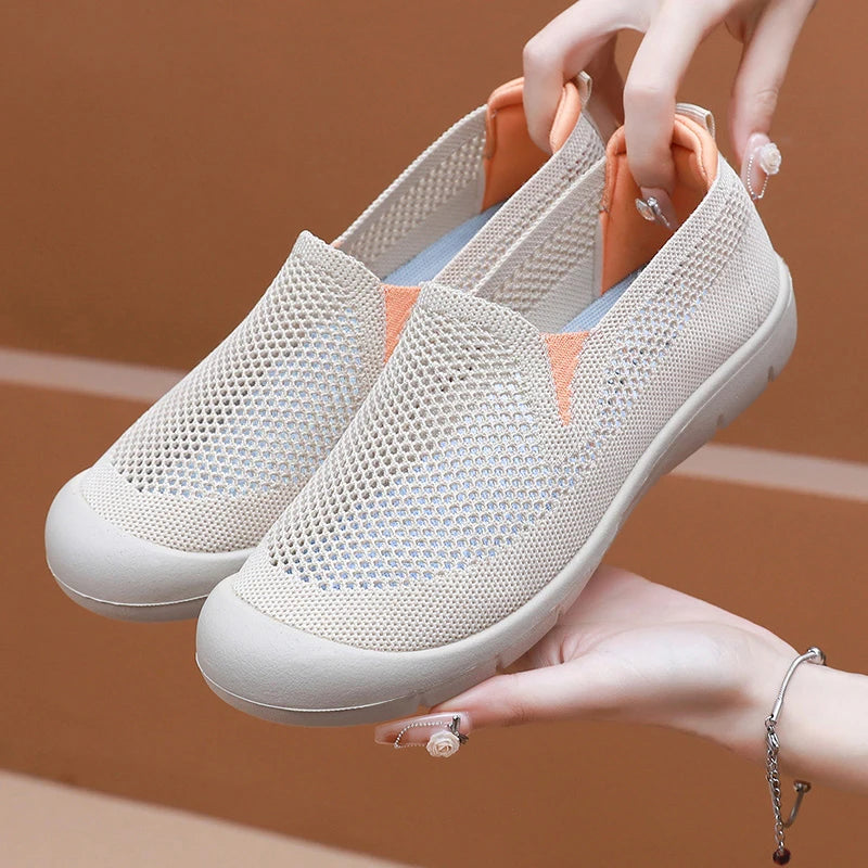 Women's casual shoes are lightweight, non slip, breathable, loafers for commuting and travel, flat shoes for comfort